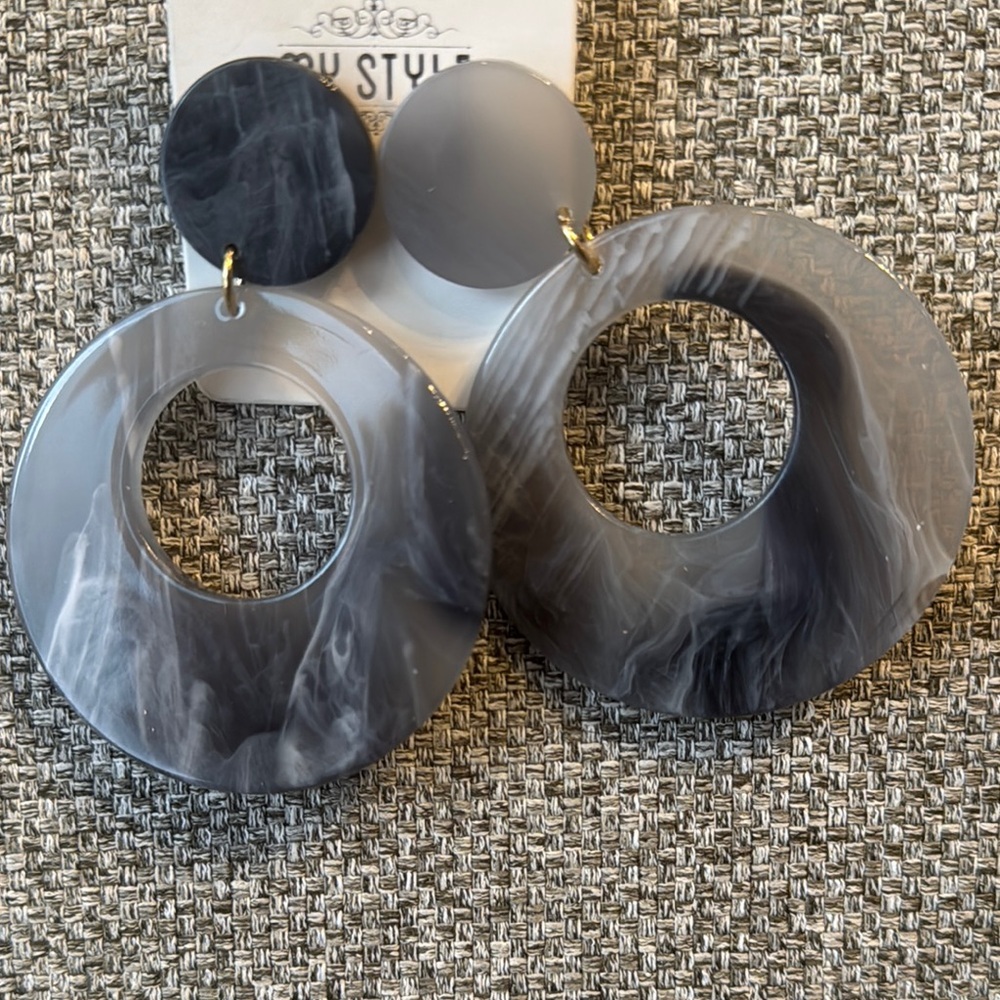 Gray Marble Statement Earrings-pierced
(New) - Picture 5 of 5